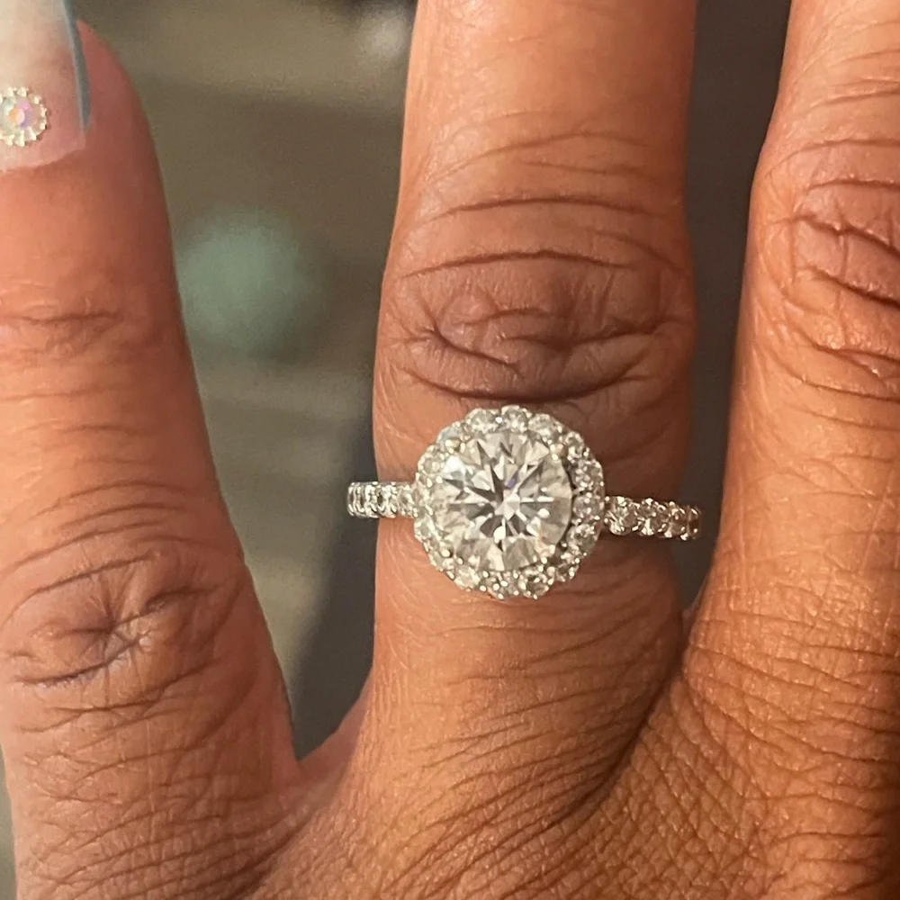 Engagement ring - Picture 3 of 6